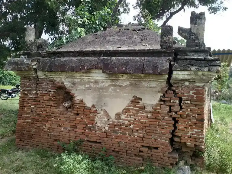 Arulmigu Sanjeeva Raya Swamy Temple, Near Pennagaram Eb Office, Sunjalnatham - 636810 அருள்மிகு சஞ்சீவராயசாமி திருக்கோயில், Near Pennagaram Eb Office, Sunjalnatham - 636810, Dharmapuri - Ancient Temple Architecture and History Image 4