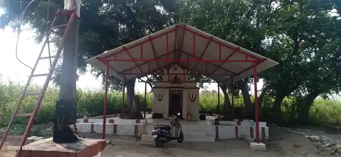 Arulmigu Sanjeevaraya Swamy Temple, Komathampatti - 636804 அருள்மிகு சஞ்சீவராயசாமி திருக்கோயில், Komathampatti - 636804, Dharmapuri - Ancient Temple Architecture and History Image 7