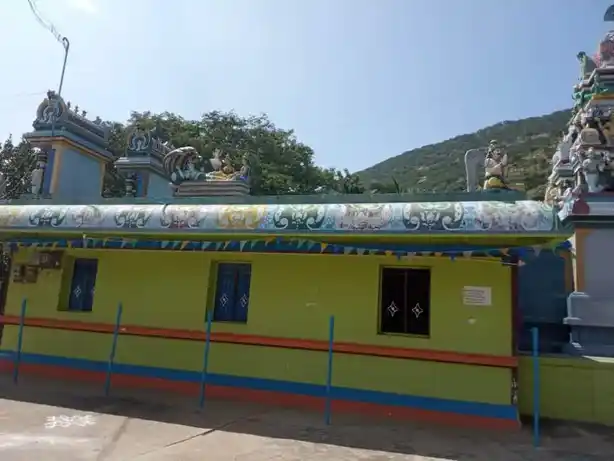 Arulmigu Sanjeevaraya Swamy Temple, Thithiyoppanahalli - 636809 அருள்மிகு சஞ்சீவராயசுவாமி திருக்கோயில், திதியோப்பனஹள்ளி - 636809, Dharmapuri - Ancient Temple Architecture and History Image 2