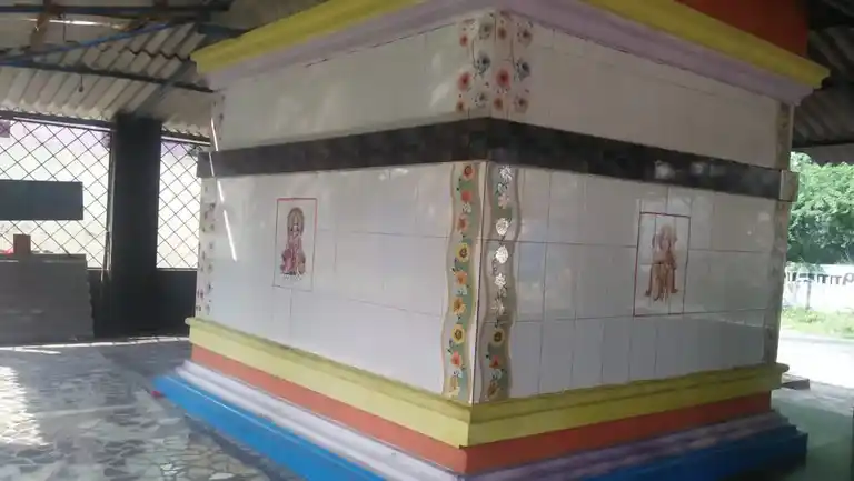 Arulmigu Sanjevarayaswamy Temple, Mallappadi - 635104 அருள்மிகு சஞ்சிவராயசுவாமி திருக்கோயில், மல்லப்பாடி - 635104, Krishnagiri - Ancient Temple Architecture and History Image 4