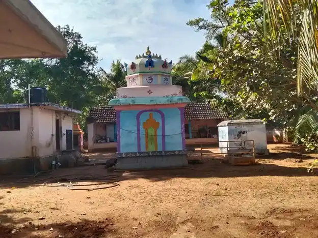 Arulmigu Sankara Nainar Kulathu Mahadevar Temple, Pootteti, Killiyoor - 629165 Arulmigu Sankara Nainar Kulathu Mahadevar Temple, Pootteti, கிளியூர் - 629165, Kanyakumari - Ancient Temple Architecture and History Image 3