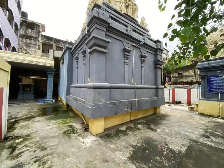 Arulmigu Santha Perumal Temple, Arumbakkam, Chennai - 600106 அருள்மிகு சாந்த பெருமாள் திருக்கோயில், அரும்பாக்கம், சென்னை - 600106, Chennai - Ancient Temple Architecture and History Image 2
