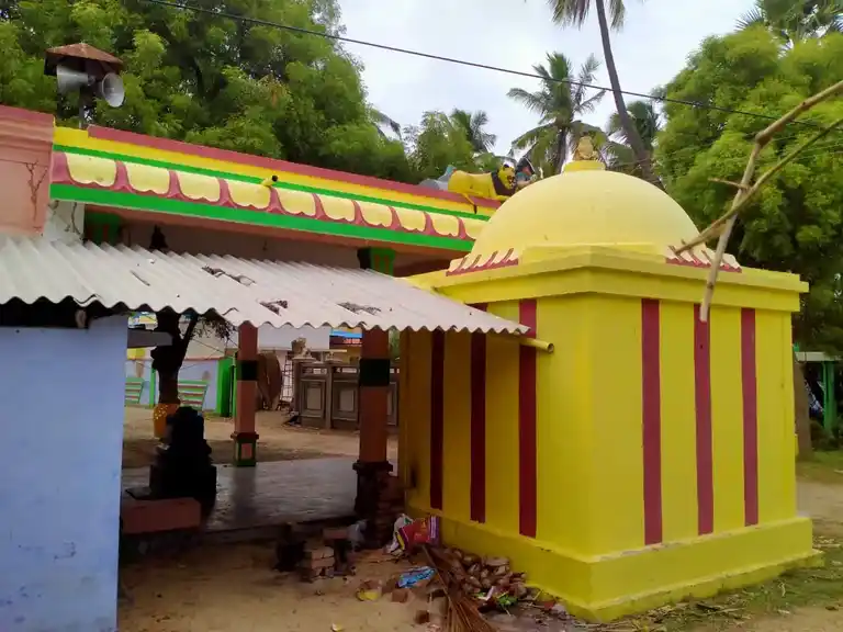 Arulmigu Santhana Mariamman Temple, Kulaikkanathapuram - 628207 அருள்மிகு சந்தனமாரியம்மன் திருக்கோயில், Kulaikkanathapuram - 628207, Thoothukudi - Ancient Temple Architecture and History Image 3