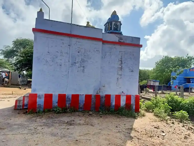 Arulmigu Santhana Mariamman Temple, Pasuvandanai - 628401 அருள்மிகு சந்தண மாரியம்மன் திருக்கோயில், Pasuvandanai - 628401, Thoothukudi - Ancient Temple Architecture and History Image 2