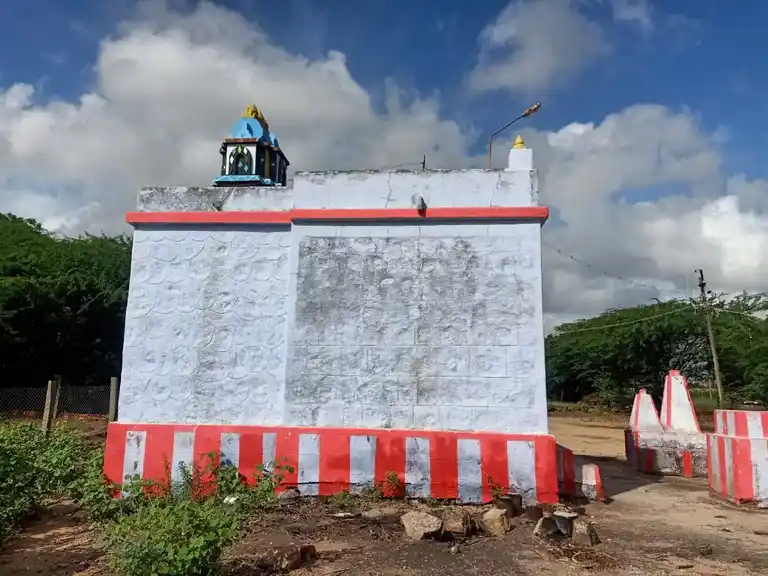 Arulmigu Santhana Mariamman Temple, Pasuvandanai - 628401 அருள்மிகு சந்தண மாரியம்மன் திருக்கோயில், Pasuvandanai - 628401, Thoothukudi - Ancient Temple Architecture and History Image 4