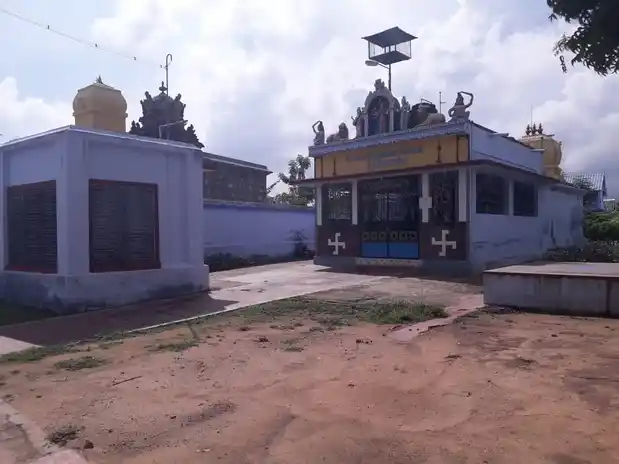 Arulmigu Santhanamari Amman Temple, Veeravanallur - 627414 அருள்மிகு சந்தனமாரியம்மன் திருக்கோயில், வீரவநல்லூா் - 627414, Tirunelveli - Ancient Temple Architecture and History Image 3