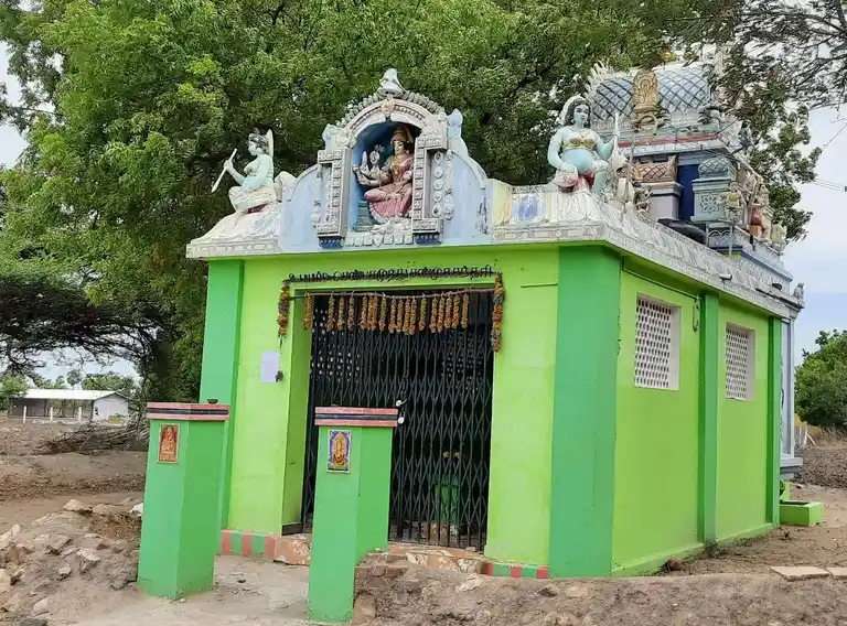 Arulmigu Santhanamariamman Temple, Chettikurichi - 628502 அருள்மிகு சந்தன மாரியம்மன் திருக்கோயில், Chettikurichi - 628502, Thoothukudi - Ancient Temple Architecture and History Image 2