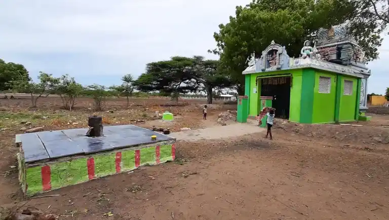 Arulmigu Santhanamariamman Temple, Chettikurichi - 628502 அருள்மிகு சந்தன மாரியம்மன் திருக்கோயில், Chettikurichi - 628502, Thoothukudi - Ancient Temple Architecture and History Image 3