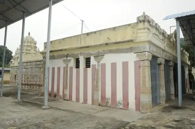 Arulmigu Santhanavenu Gopalaswamy Temple, Santhanvenugopalapuram, K.G.Kandigai - 631303 அருள்மிகு சந்தானவேணுகோபால சுவாமி திருக்கோயில், சந்தானவேணுகோபாலபுரம், கே.ஜி.கண்டிகை - 631303, Tiruvallur - Ancient Temple Architecture and History Image 3