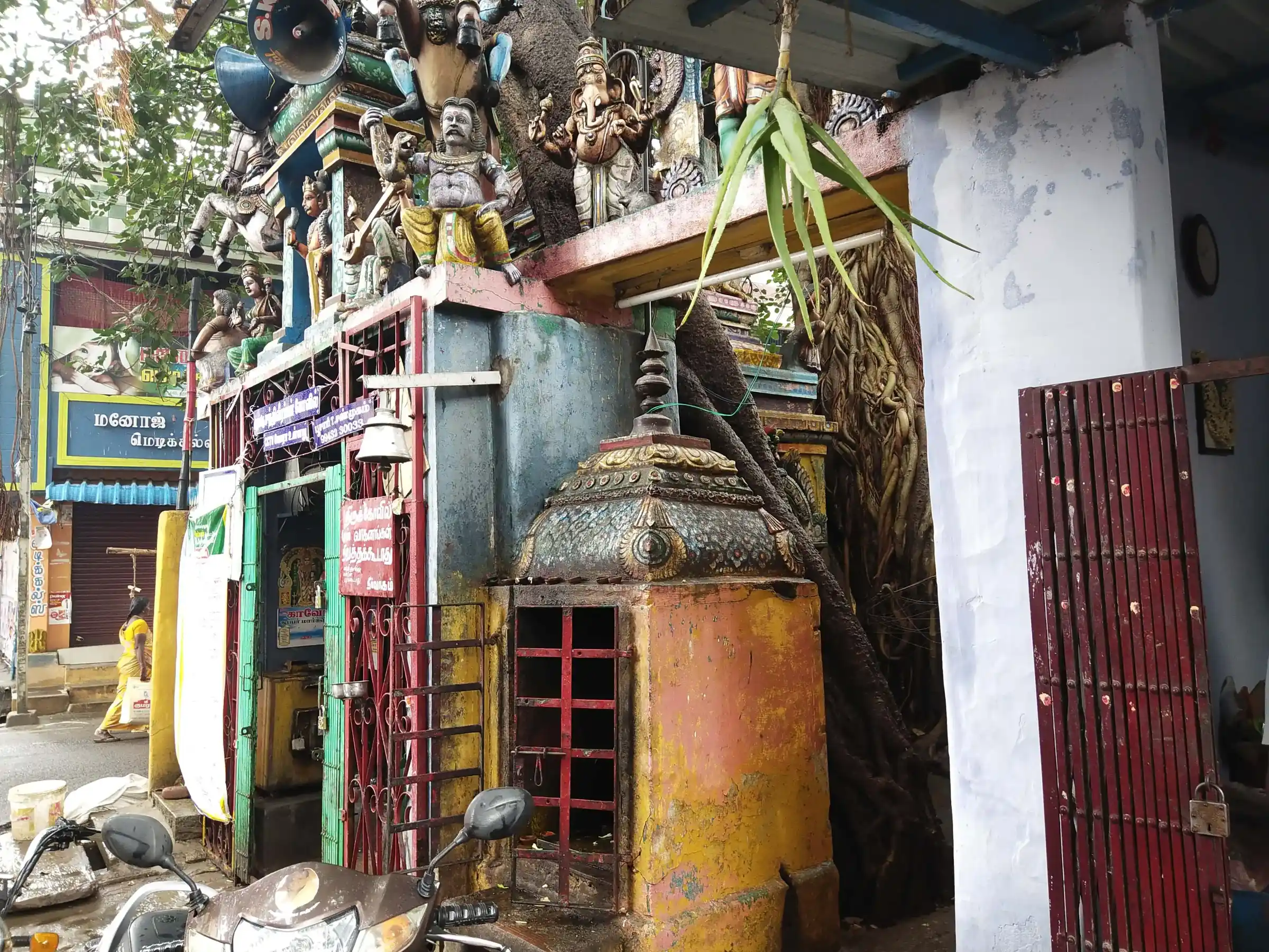 Arulmigu Santhi Veerappan Temple, Thuraiyur - 621010 அருள்மிகு சந்திவீரப்பசுவாமி திருக்கோயில், Thuraiyur - 621010, Thiruchirappalli - Ancient Temple Architecture and History Image 4