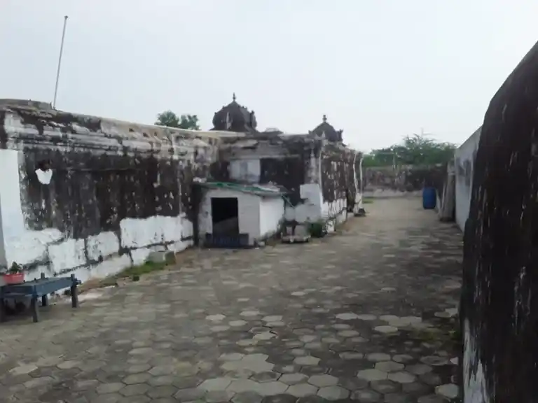 Arulmigu Santhiramouleeswarar Alazgurayaperumal Temple, Thingalur, Thingalur - 638055 அருள்மிகு சந்திரமௌலீஸ்வரர் அழகுராயப்பெருமாள் திருக்கோயில், Thingalur, திங்களூர் - 638055, Erode - Ancient Temple Architecture and History Image 3