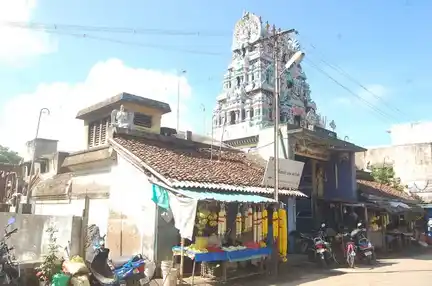 Arulmigu Sarangapaniswamy Temple, Koranad, Mayiladuthurai - 609001 அருள்மிகு சாரங்கபாணி பெருமாள் திருக்கோயில், கூறைநாடு, மயிலாடுதுறை - 609001, Mayiladuthurai - Ancient Temple Architecture and History Image 2