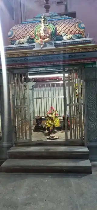 Arulmigu Saravana Poigai Vinayagar Temple, Palani - 624601 அருள்மிகு சரவணா பொய்கை விநாயகர் திருக்கோயில், பழனி - 624601, Dindigul - Ancient Temple Architecture and History Image 2