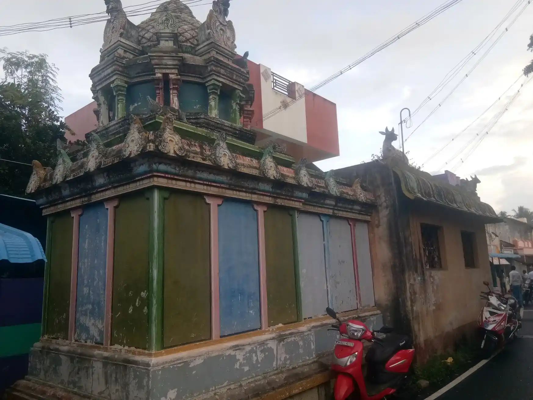 Arulmigu Sarvabista Vinayagar Temple, Kupaimedu - 614205 Arulmigu Sarvabista Vinayagar Temple, Kupaimedu - 614205, Thanjavur - Ancient Temple Architecture and History Image 3