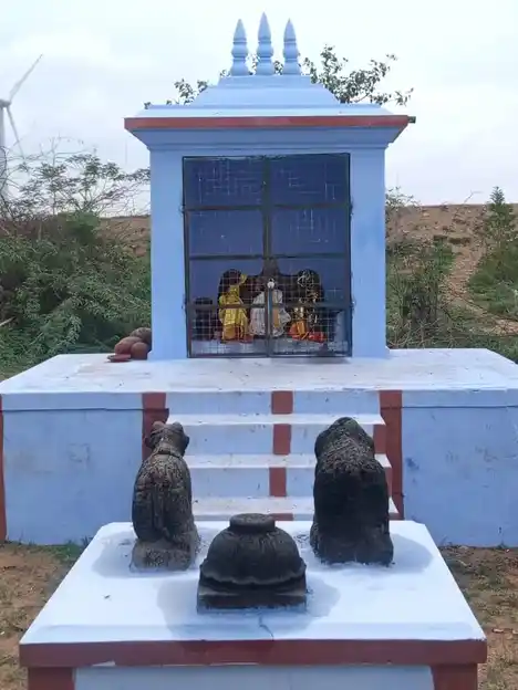 Arulmigu Sastha Adaikalam Kattha Ayyanar Temple, Parivallikottai - 628717 அருள்மிகு சாஸ்தா அடைக்கலம் காத்த அய்யனார் திருக்கோயில், Parivallikottai - 628717, Thoothukudi - Ancient Temple Architecture and History Image 2