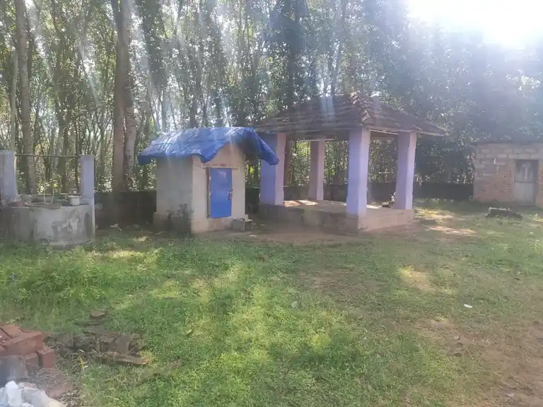 Arulmigu Sastha Temple, Cheruvalloor, Puliyoorsalai - 629170 Arulmigu Sastha Temple, Cheruvalloor, புலியூர்ச்சலை - 629170, Kanyakumari - Ancient Temple Architecture and History Image 4