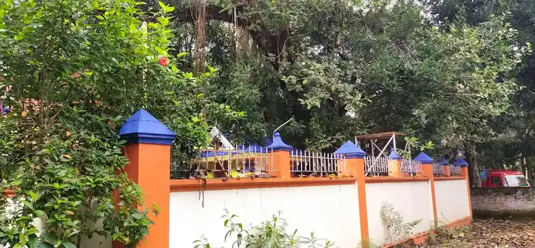 Arulmigu Sastha Temple, Kalletrivilai, Palliyadi - 629169 Temple