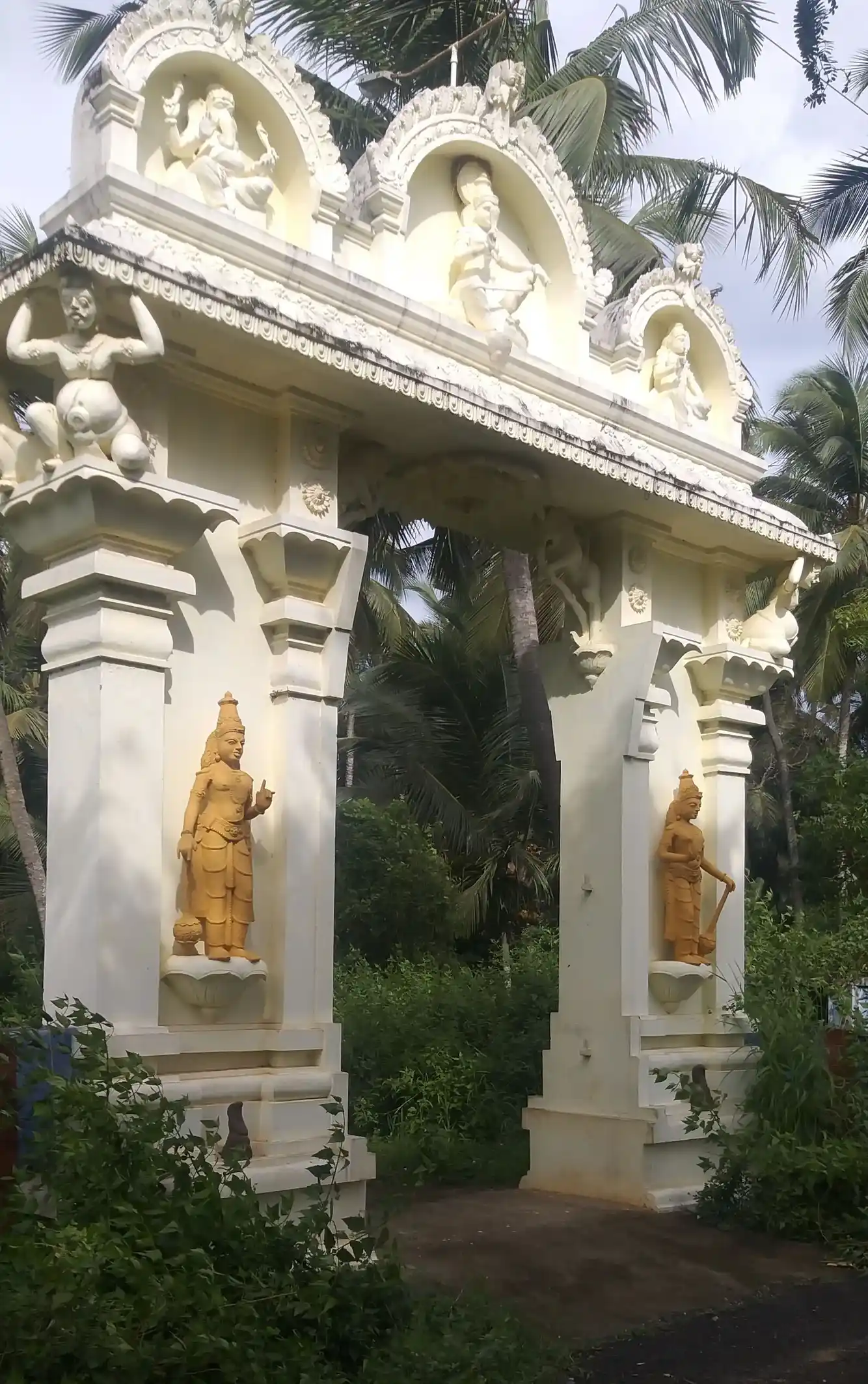 Arulmigu Sastha Temple, Kannakurichi, Rajakkamangalam - 629502 Arulmigu Sastha Temple, Kannakurichi, Rajakkamangalam - 629502, Kanyakumari - Ancient Temple Architecture and History Image 5