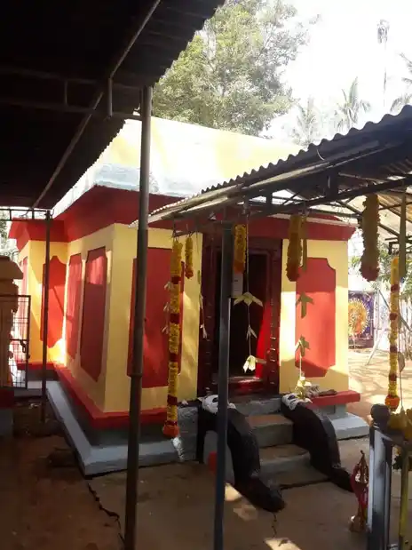 Arulmigu Sastha Temple, Kumpalamkavu, Killiyoor - 629177 Arulmigu Sastha Temple, Kumpalamkavu, கிள்ளியூர் - 629177, Kanyakumari - Ancient Temple Architecture and History Image 4