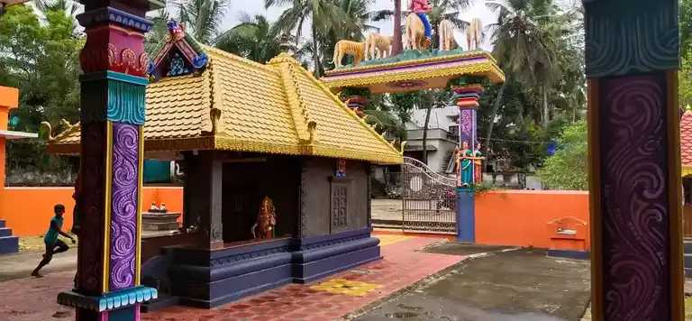 Arulmigu Sastha Temple, Palakkuzhi, Manakkarai - 629175 Arulmigu Sastha Temple, Palakkuzhi, Manakkarai - 629175, Kanyakumari - Ancient Temple Architecture and History Image 2