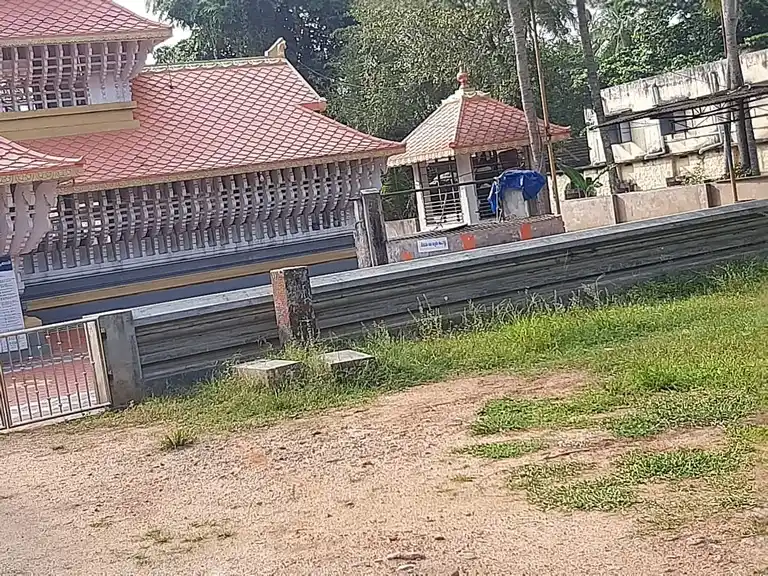 Arulmigu Sastha Temple, Thickurichi, Kuzhithurai - 629162 அருள்மிகு சாஸ்தா திருக்கோயில், Thickurichi, Kuzhithurai - 629162, Kanyakumari - Ancient Temple Architecture and History Image 4