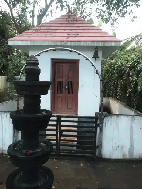 Arulmigu Sastha Temple, Uchimalai, Nattalam - 629170 Arulmigu Sastha Temple, Uchimalai, நாட்டலாம் - 629170, Kanyakumari - Ancient Temple Architecture and History Image 3