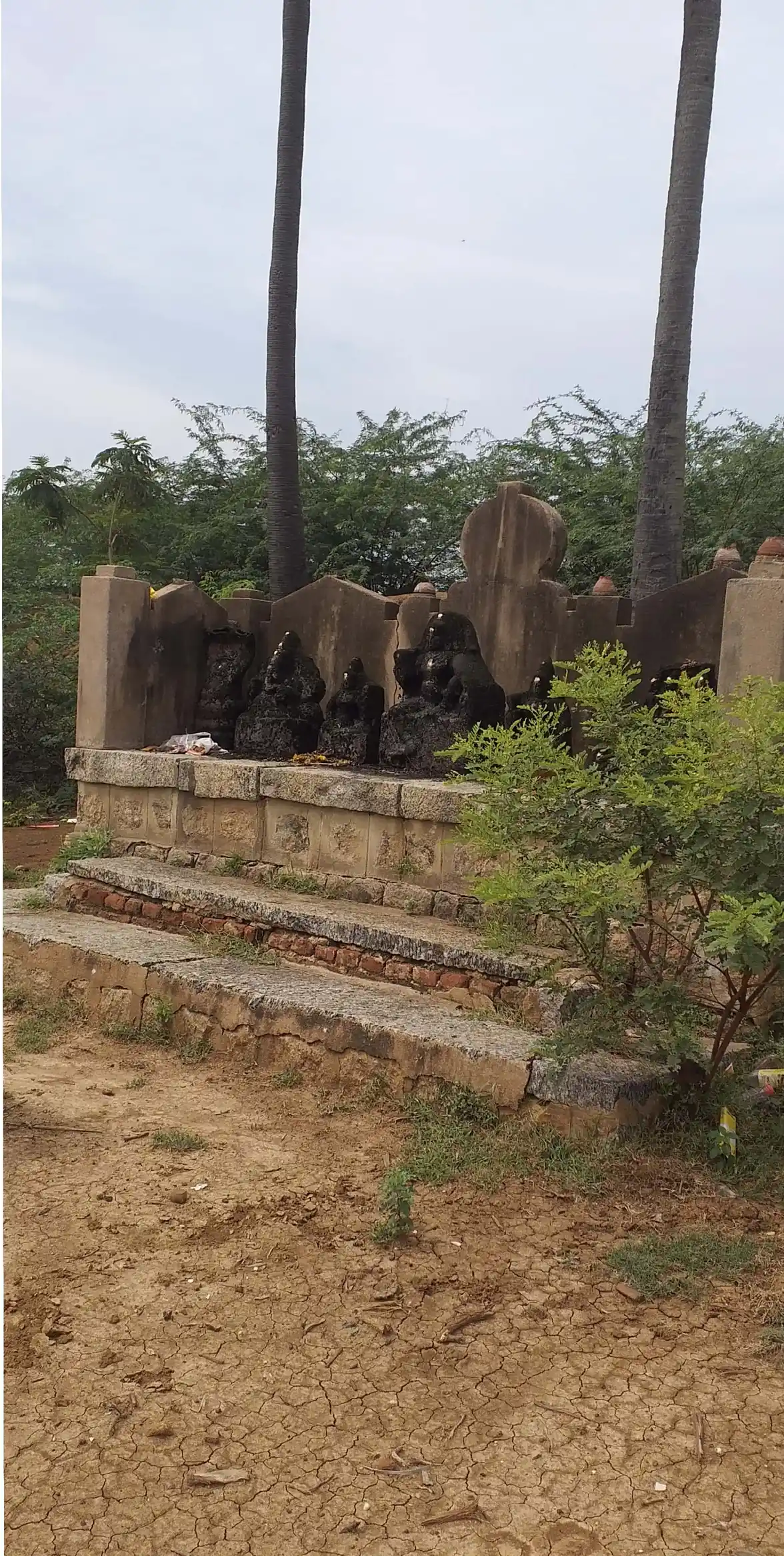 Arulmigu Saththa Ayyanar Temple, Singampunari, Singampunari - 630502 அருள்மிகு. சாத்த அய்யனார் திருக்கோயில், Singampunari, Singampunari - 630502, Sivagangai - Ancient Temple Architecture and History Image 3