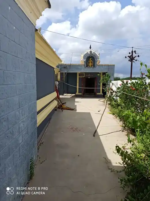 Arulmigu Sathya Narayana Perumal Temple, Inside The Village, Thirupanthiyur - 602001 அருள்மிகு சத்தியநாராயண பெருமாள் திருக்கோயில், Inside The Village, Thirupanthiyur - 602001, Tiruvallur - Ancient Temple Architecture and History Image 7