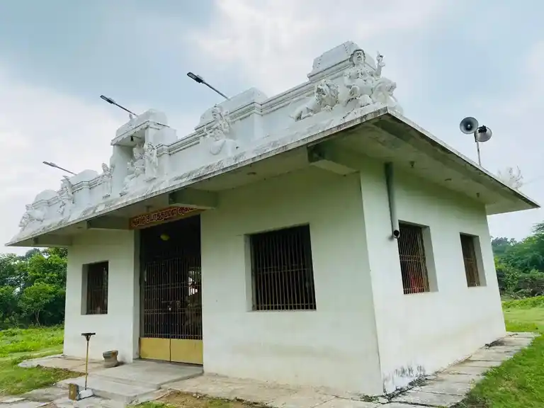 Arulmigu Seeathamman Temple, Near River, Sivapuram - 601204 அருள்மிகு சீயாத்தம்மன் திருக்கோயில், Near River, Sivapuram - 601204, Tiruvallur - Ancient Temple Architecture and History Image 2