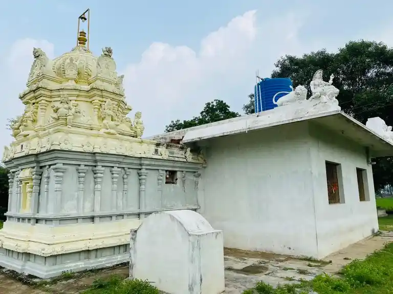 Arulmigu Seeathamman Temple, Near River, Sivapuram - 601204 அருள்மிகு சீயாத்தம்மன் திருக்கோயில், Near River, Sivapuram - 601204, Tiruvallur - Ancient Temple Architecture and History Image 5