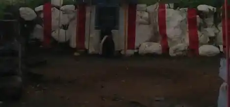 Arulmigu Seelakarattu Kannimaar Temple, Vadugampadi - 624706 அருள்மிகு சிலைக்காரி கன்னிமார் திருக்கோயில், Vadugampadi - 624706, Dindigul - Ancient Temple Architecture and History Image 2