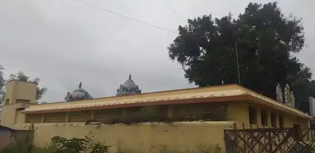 Arulmigu Seenivasaperumal Temple, Kadathur - 635303 Arulmigu Seenivasaperumal Temple, Kadathur - 635303, Dharmapuri - Ancient Temple Architecture and History Image 4