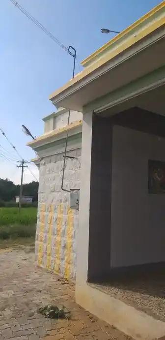 Arulmigu Seenivasaperumal Temple, Kanniyappapillaipatti - 625512 ஸ்ரீனிவாசப் பெருமாள் திருக்கோயில், Kanniyappapillaipatti - 625512, Theni - Ancient Temple Architecture and History Image 2