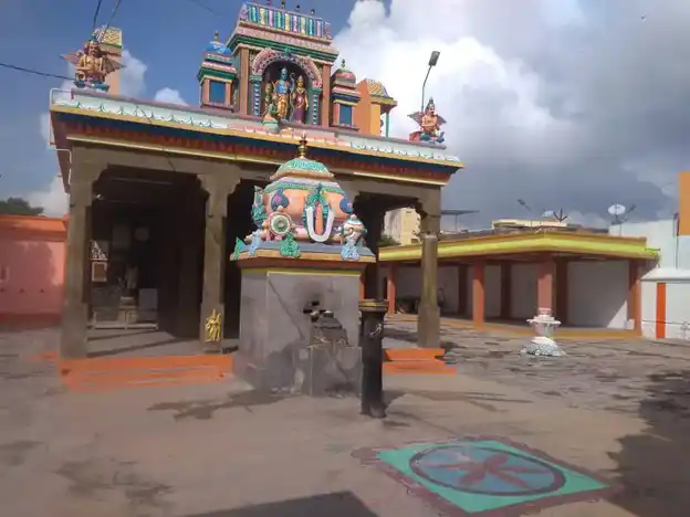 Arulmigu Seetharama Anjaneyaswamy Temple, Sandhapet, Gudiyatham - 632602 அருள்மிகு சீதாராம ஆஞ்சநேயசுவாமி திருக்கோயில், சந்தைபேட்டை, குடியாத்தம் - 632602, Vellore - Ancient Temple Architecture and History Image 2