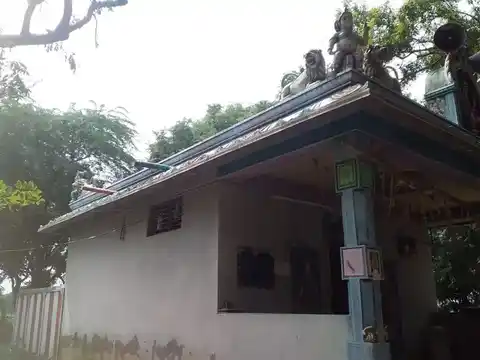 Arulmigu Seilliyaman Ayyanar Ruthrapatheswar Temple, Vanageri, Vanageri - 609105 Arulmigu Seilliyaman Ayyanar Ruthrapatheswar Temple, Vanageri, Vanageri - 609105, Mayiladuthurai - Ancient Temple Architecture and History Image 2