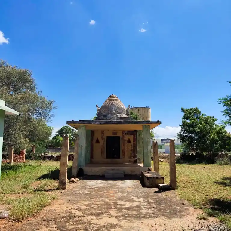 Arulmigu Selandiamman Temple, Edaiyakottai - 624704 அருள்மிகு செல்லாண்டியம்மன் திருக்கோயில், Edaiyakottai - 624704, Dindigul - Ancient Temple Architecture and History Image 2