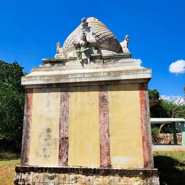 Arulmigu Selandiamman Temple, Edaiyakottai - 624704 அருள்மிகு செல்லாண்டியம்மன் திருக்கோயில், Edaiyakottai - 624704, Dindigul - Ancient Temple Architecture and History Image 3