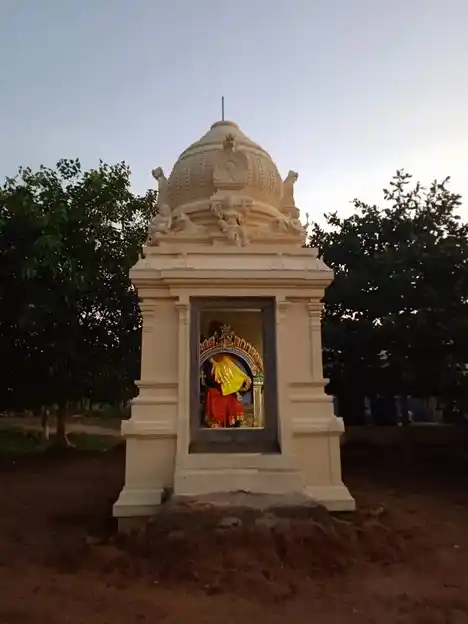 Arulmigu Selandiamman Temple, Kombaipatty - 624202 அருள்மிகு செல்லாண்டியம்மன் திருக்கோயில், Kombaipatty - 624202, Dindigul - Ancient Temple Architecture and History Image 3