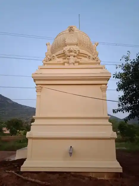 Arulmigu Selandiamman Temple, Kombaipatty - 624202 அருள்மிகு செல்லாண்டியம்மன் திருக்கோயில், Kombaipatty - 624202, Dindigul - Ancient Temple Architecture and History Image 4