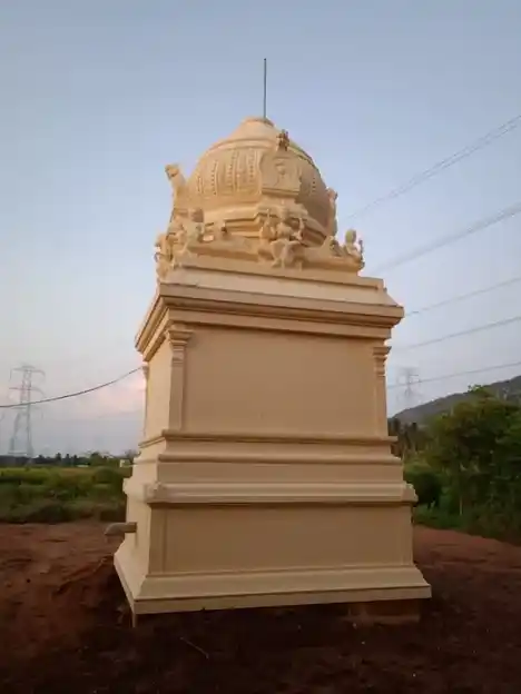 Arulmigu Selandiamman Temple, Kombaipatty - 624202 அருள்மிகு செல்லாண்டியம்மன் திருக்கோயில், Kombaipatty - 624202, Dindigul - Ancient Temple Architecture and History Image 5