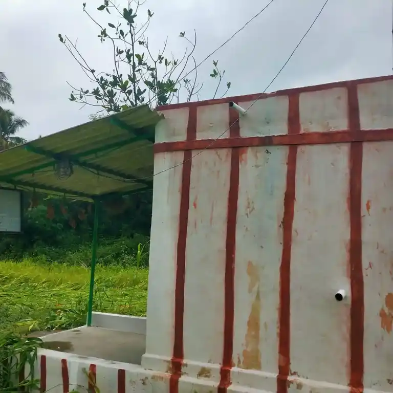 Arulmigu Sellagopalaperumal Temple, Ponmudi, Ponmudi - 638056 அருள்மிகு செல்லகோபாலபெருமாள் திருக்கோயில், Ponmudi, பொன்முடி - 638056, Erode - Ancient Temple Architecture and History Image 4