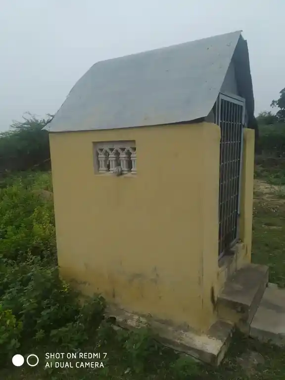 Arulmigu Sellaiya Mayandi Ayyanar Temple, Melasemponmari, Melasemponmari - 630211 அருள்மிகு. செல்லையா அய்யனார் திருக்கோயில், Melasemponmari, Melasemponmari - 630211, Sivagangai - Ancient Temple Architecture and History Image 2