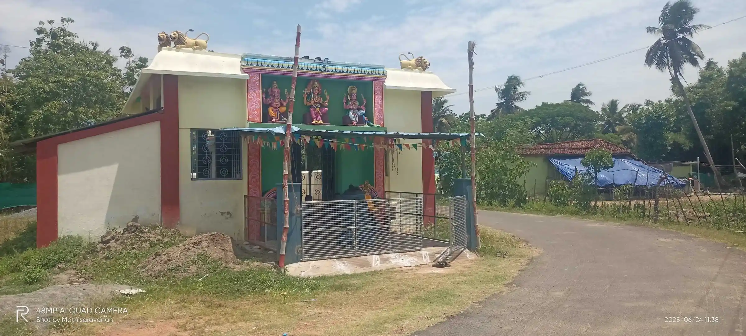 Arulmigu Sellamal Mariyamman Temple, Karupur 19-1 - 610101 அருள்மிகு செல்லம்மாள் மாரியம்மன் திருக்கோயில், Karupur 19-1, Karupur 19-1 - 610101, Thiruvarur - Ancient Temple Architecture and History Image 4