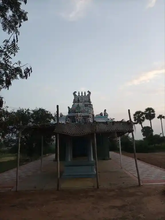 Arulmigu Sellandiamman And Solaimalaiperumal Temple, Kurukkapuram - 637401