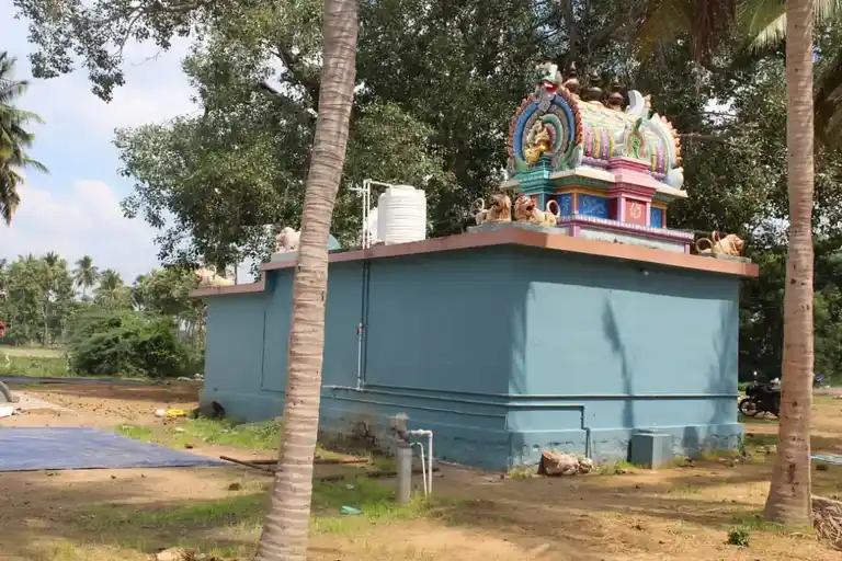 Arulmigu Sellandiamman (E) Varadharajaperumal Temple, Sembarai - 621706 அருள்மிகு செல்லாண்டியம்மன் லெட்சுமி நாராயணப் பெருமாள் திருக்கோயில்,  - 621706, Thiruchirappalli - Ancient Temple Architecture and History Image 2
