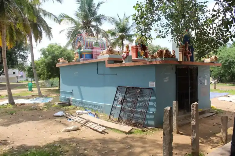 Arulmigu Sellandiamman (E) Varadharajaperumal Temple, Sembarai - 621706 அருள்மிகு செல்லாண்டியம்மன் லெட்சுமி நாராயணப் பெருமாள் திருக்கோயில்,  - 621706, Thiruchirappalli - Ancient Temple Architecture and History Image 3