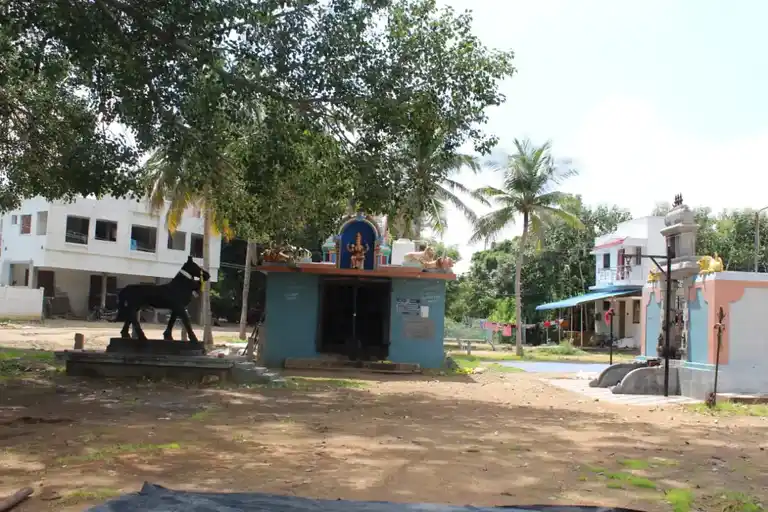 Arulmigu Sellandiamman (E) Varadharajaperumal Temple, Sembarai - 621706 அருள்மிகு செல்லாண்டியம்மன் லெட்சுமி நாராயணப் பெருமாள் திருக்கோயில்,  - 621706, Thiruchirappalli - Ancient Temple Architecture and History Image 7