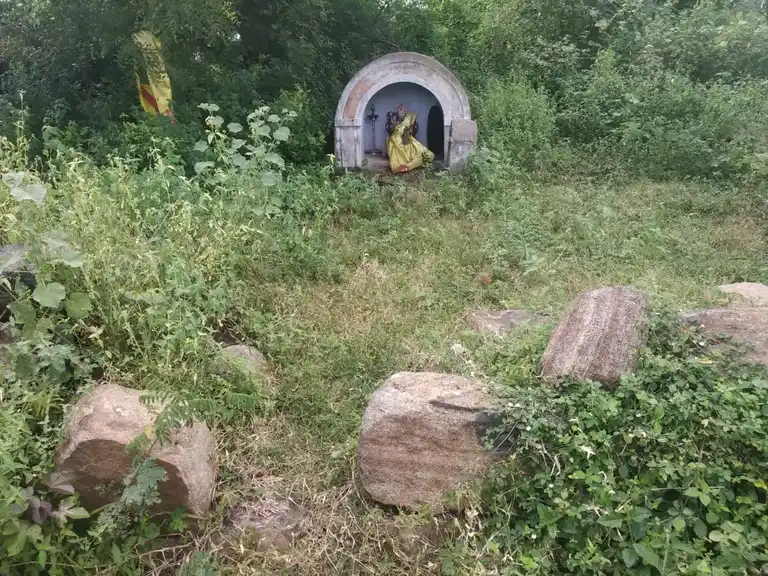 Arulmigu Sellandiamman Temple, Elanthalapatti - 621118 Arulmigu Sellandiamman Temple, Elanthalapatti - 621118, Perambalur - Ancient Temple Architecture and History Image 4