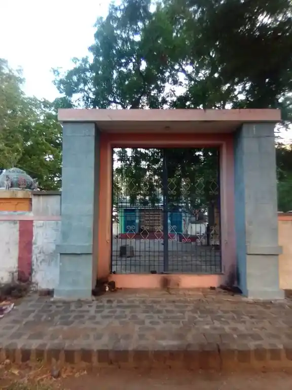 Arulmigu Sellandiamman Temple, Erikarai, Kannanur - 621206 Arulmigu Sellandiamman Temple, Erikarai, Kannanur - 621206, Thiruchirappalli - Ancient Temple Architecture and History Image 2