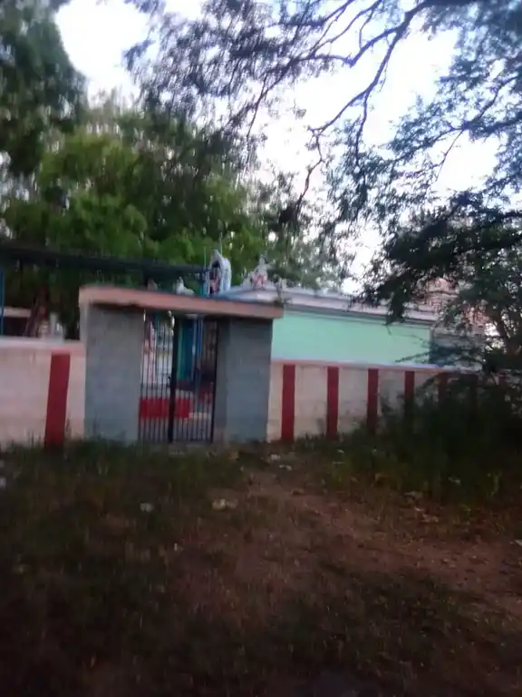 Arulmigu Sellandiamman Temple, Erikarai, Kannanur - 621206 Arulmigu Sellandiamman Temple, Erikarai, Kannanur - 621206, Thiruchirappalli - Ancient Temple Architecture and History Image 5